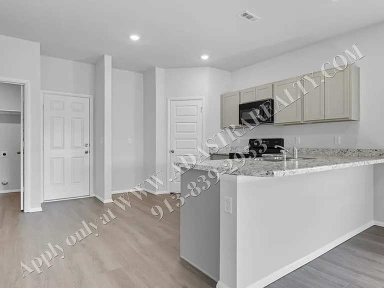 20846 Starside St — Photo 5
