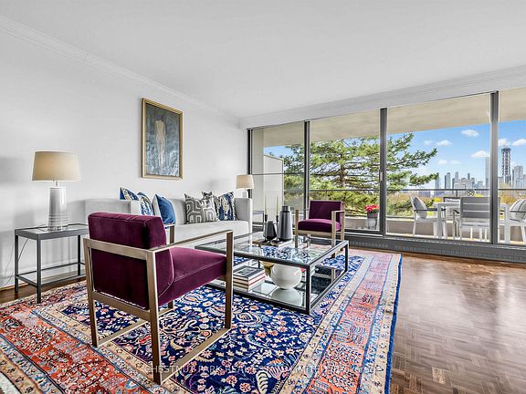 5th image of 10 Avoca Ave #506