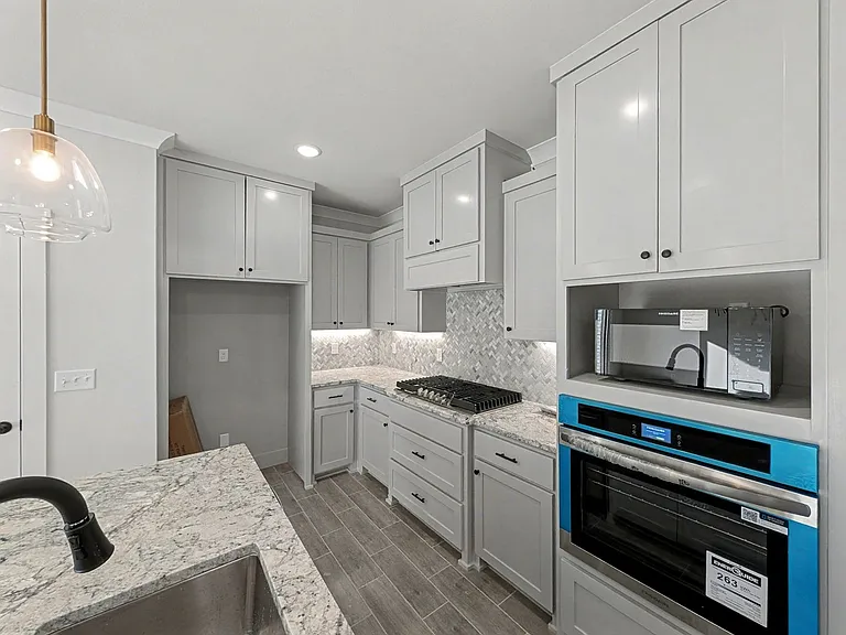 6905 SW Basswood Ave — Photo 2