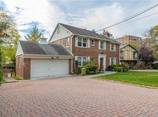 8 Boulder Trl, Yonkers, NY 10708