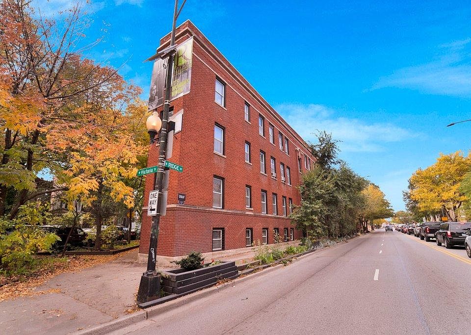 1st image of 1440 W Victoria St #1