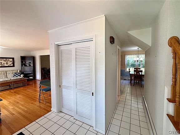 3rd image of 13 Harrogate Rd