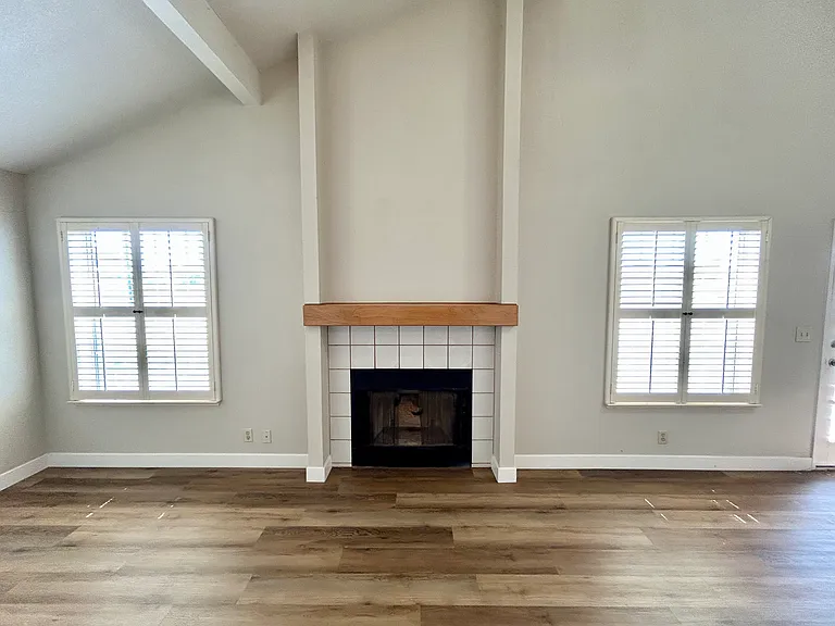 1585 Mayflower Way — Photo 6