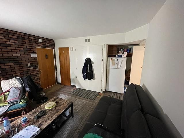 1st image of 131 Whitehills Dr