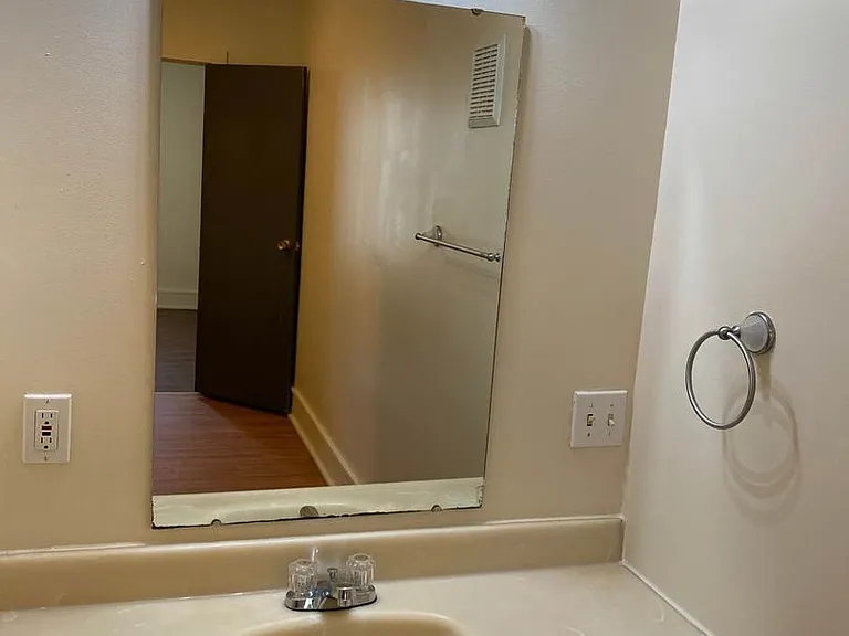 645 Cullum — Photo 2