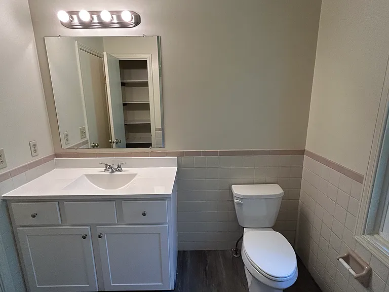 245 Mercer Ave #A — Photo 12