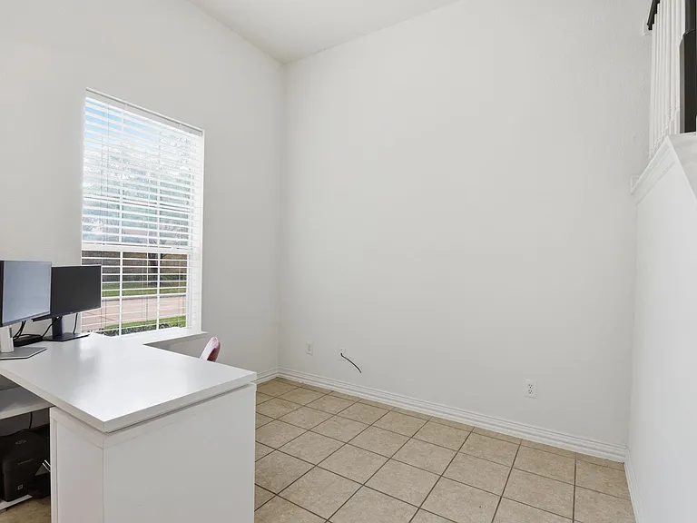 16023 Powder Springs Ln — Photo 8