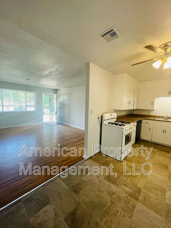 3 bed, 1.0 bath, 1236 sqft, $1,150 — Photo 4