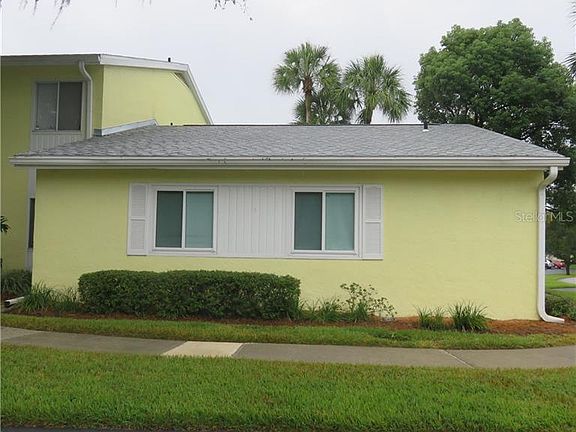 2nd image of 639 Fairways Cir #A