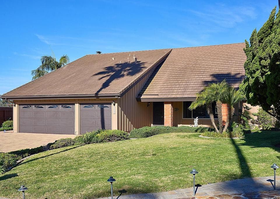 1st image of 1068 Passiflora Ave