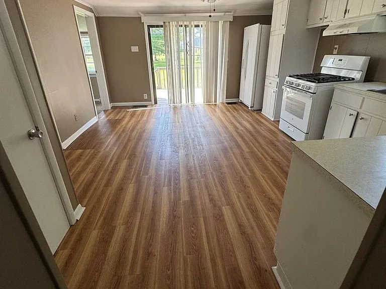7801 Morgan Rd — Photo 6