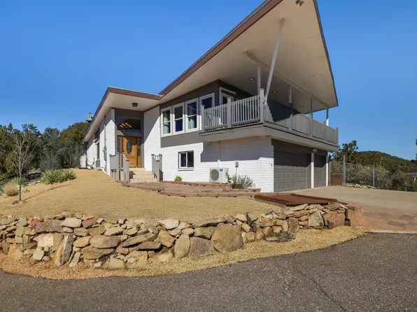 37 Matterhorn Dr, Cedar Crest, NM 87008