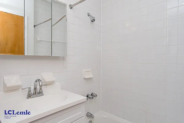 Rented by LC Lemle Real Estate Group | media 18