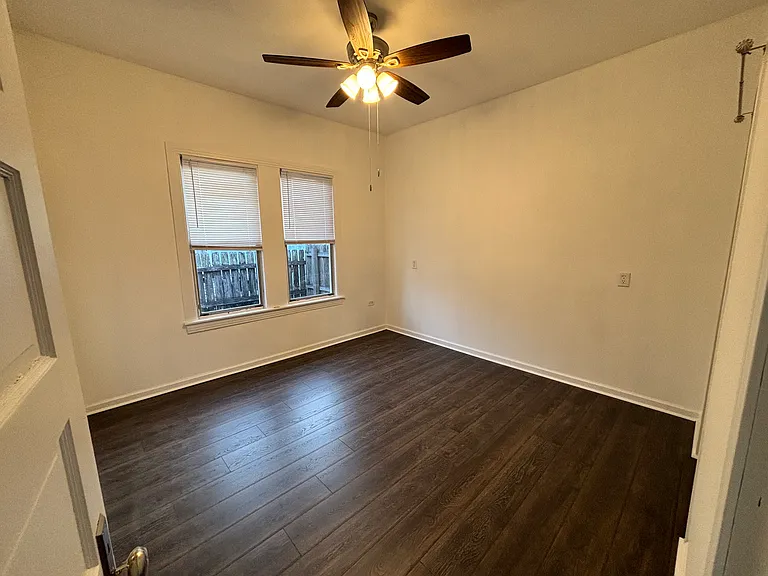 1117 Dallas St — Photo 3