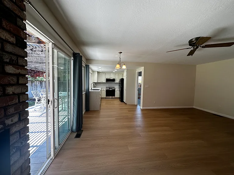 2035 Dorsch Rd — Photo 10