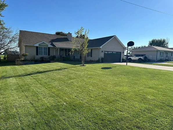 808 W Wate St, Wilton, IA 52778