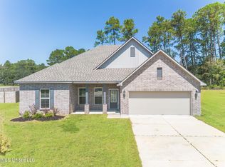 11424 Memphis Cir, Ocean Springs, MS 39564