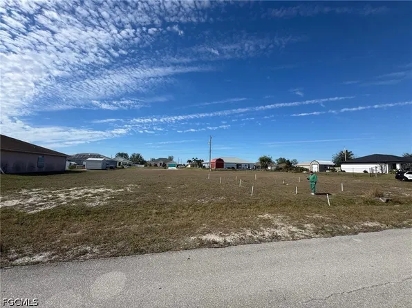 2530 NE 2nd Pl, Cape Coral, FL 33909