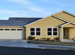 455 N De Anjou Ave, Eagle Point, OR 97524