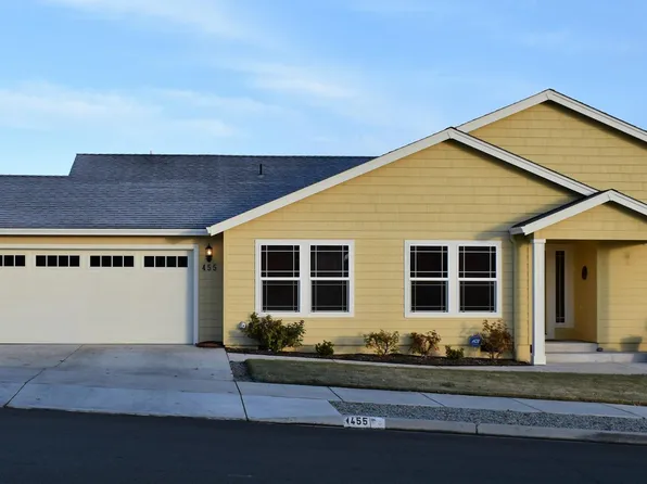 455 N De Anjou Ave, Eagle Point, OR 97524