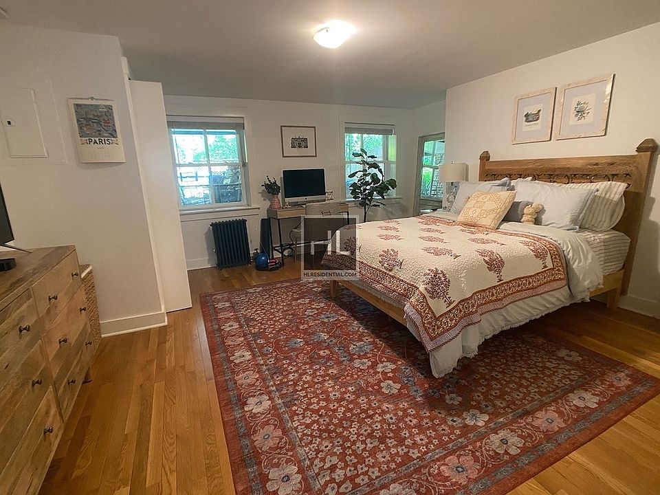 1st image of 289 Clinton St Floor 1