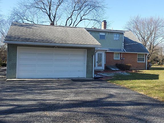 2nd image of 1472 Cambridge Blvd