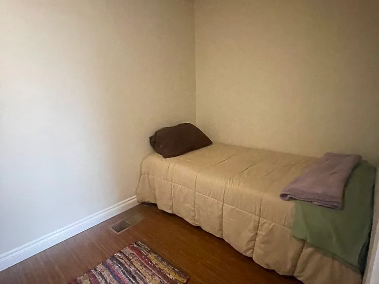 315 Osborne St #9 — Photo 20