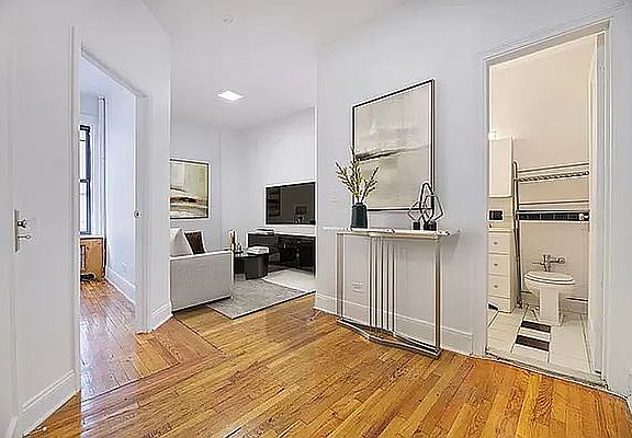 2nd image of 301 E 53rd St APT 3C