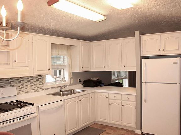 4th image of 94 N Mountainview Dr