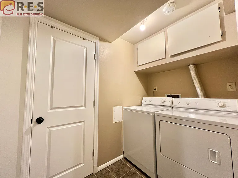 2739 Straus Ln — Photo 18