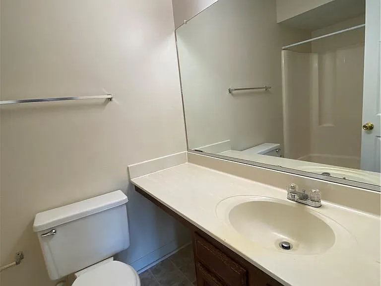 1924 Darnell Dr — Photo 16