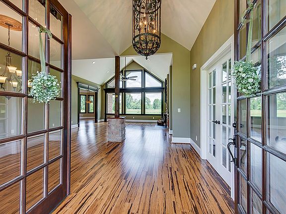 Gorgeous grand entrance!