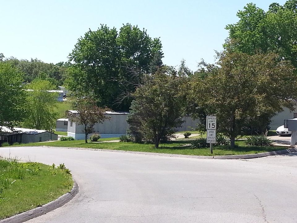 2nd image of 375 Oakland Woods Dr #23