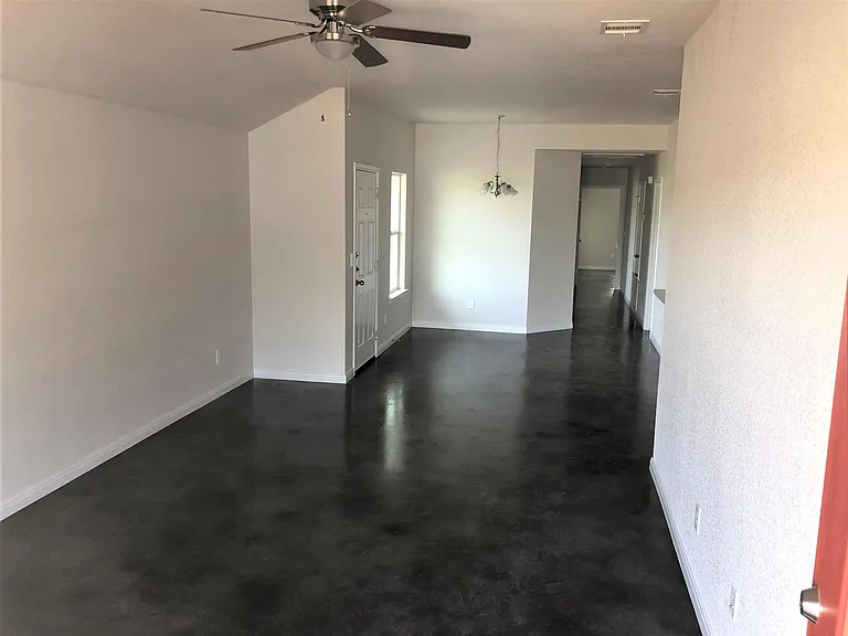 Living room / Dining Area