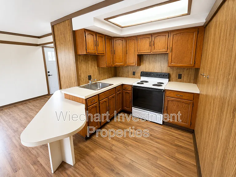 1178 1/2 W Wayne St — Photo 5