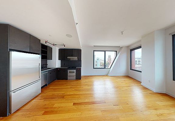 5th image of 123 Melrose St APT 617