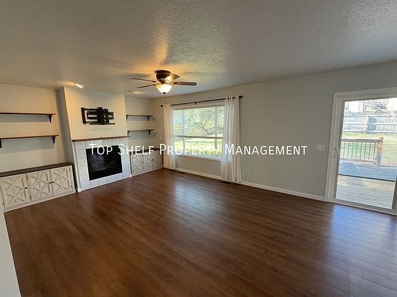 5th image of 4542 Meadow Valley Dr