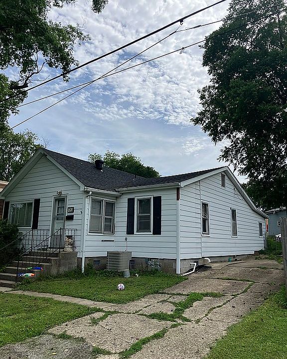 1st image of 807 Phillips St