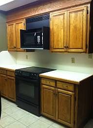 5th image of 327 Jeanine St