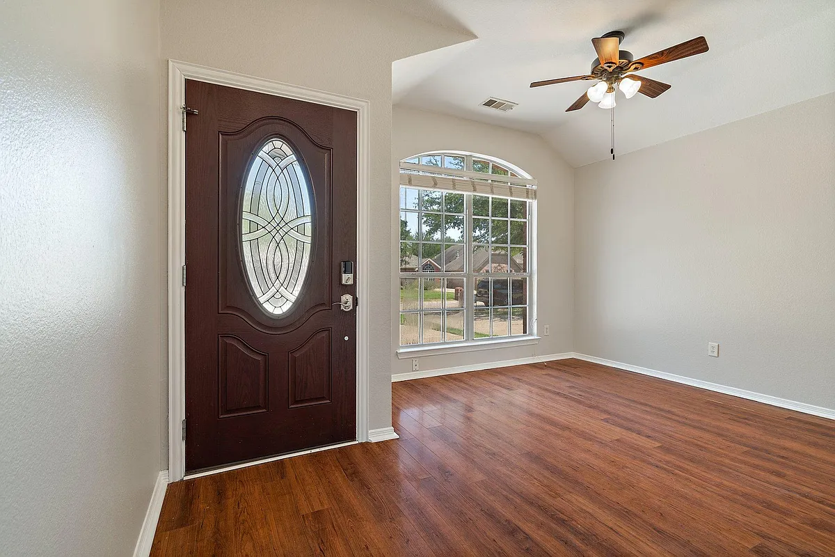 Front entrance - 1715 Chatham Ln