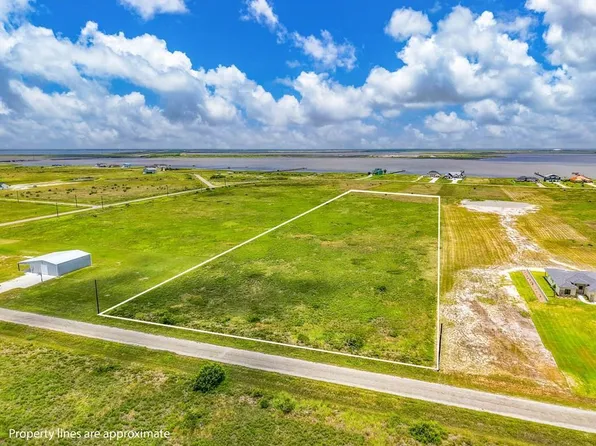 201 Trout Side Way, Rockport, TX 78382