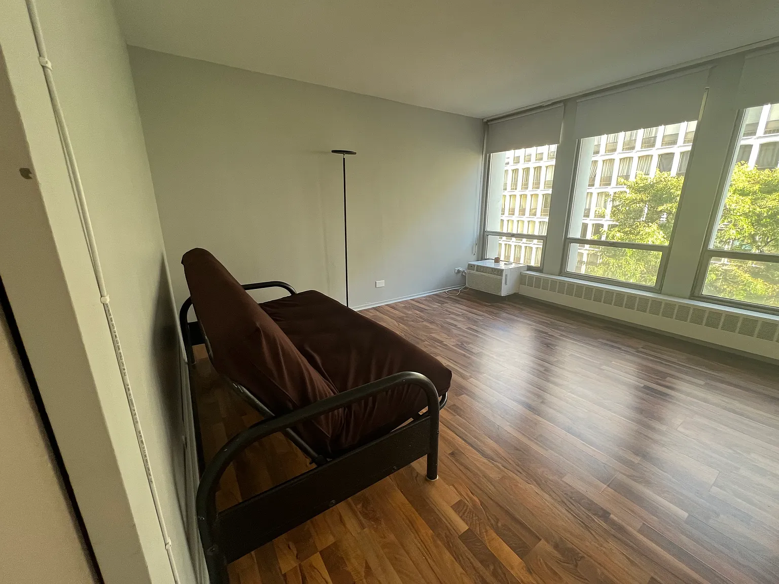 Studio, 550 sqft, $1,680 — Photo 3