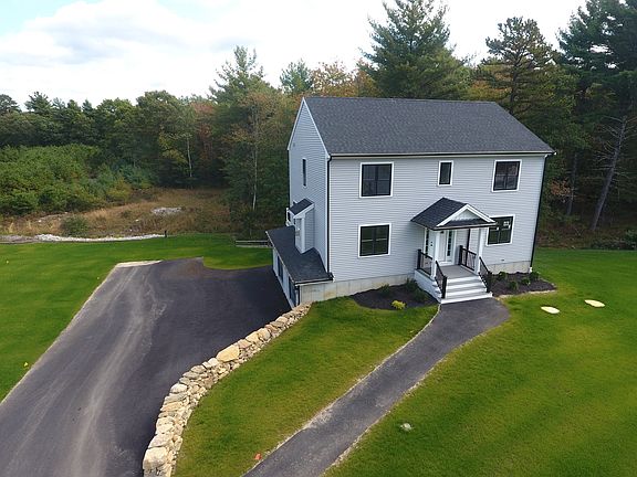 2nd image of 10 Boxberry Ln