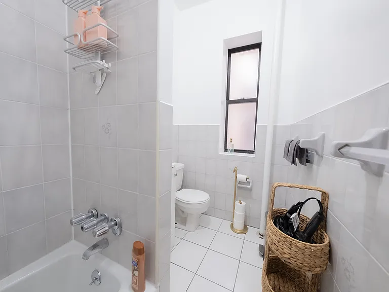 180 Claremont Ave #65 — Photo 16