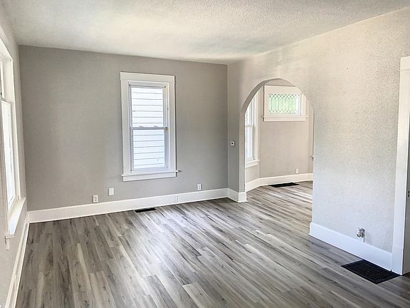 3rd image of 420 16th Ave