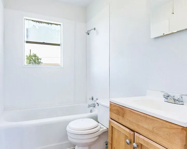 107 Belaire Ave — Photo 11