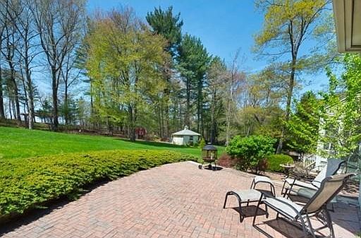 2nd image of 16 Longmeadow Dr