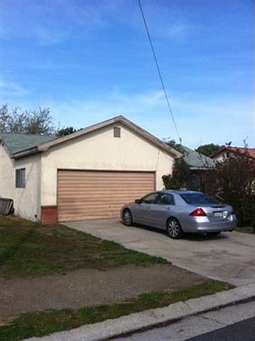 1st image of 3141 Holly Dr