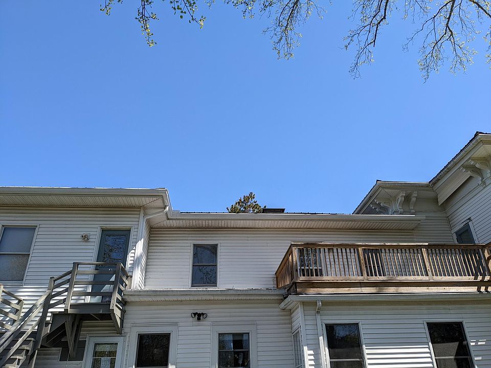 Upstairs entrance and private deck