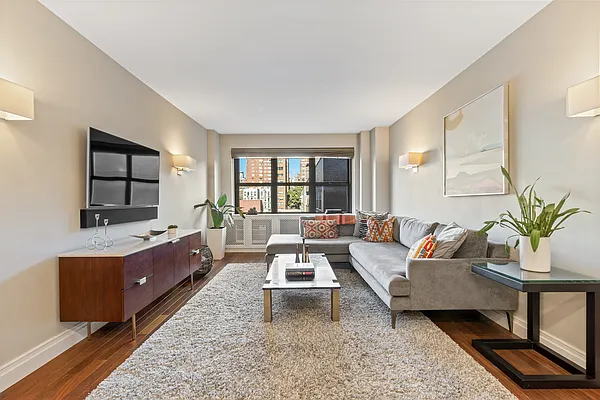 Sold by Nest Seekers International | media 1